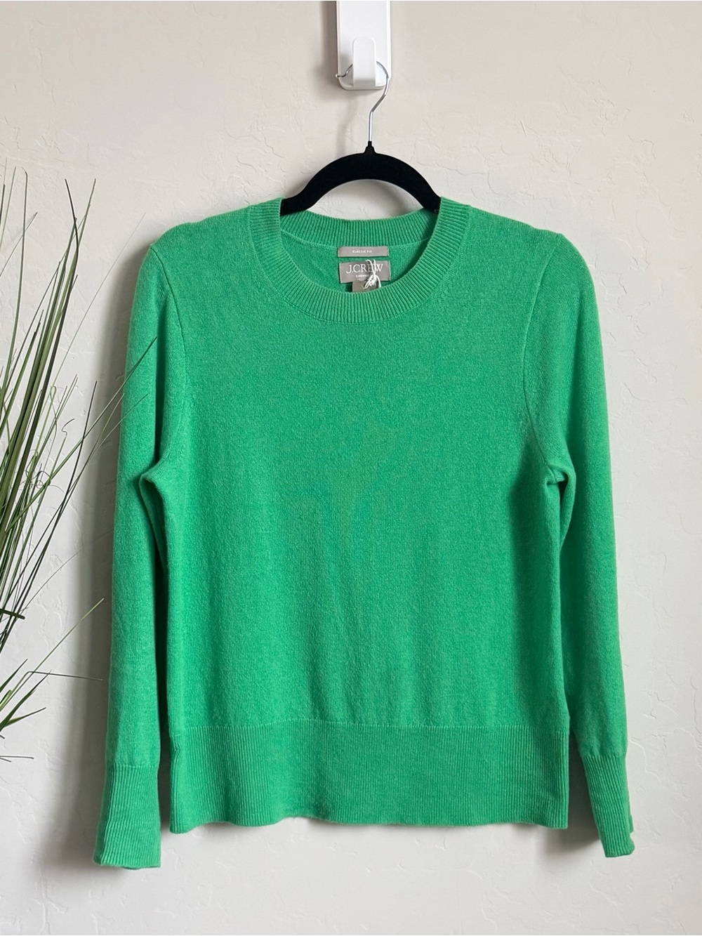 J.Crew 100% Cashmere Sweater Bright Kelly Green Classic Fit XS NWT